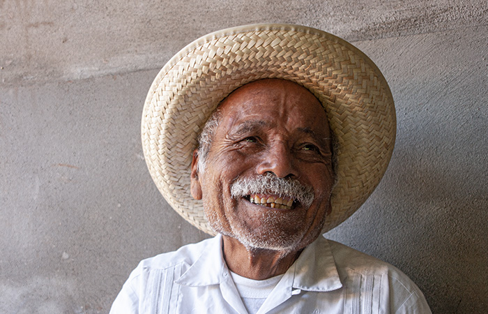 Mezcal-artesanal-maestro-mezcalero-fulgencio-reyes-04 Horizonte Sustentable - Jabalí 2019 Mezcal artesanal maestro mezcalero fulgencio reyes 04