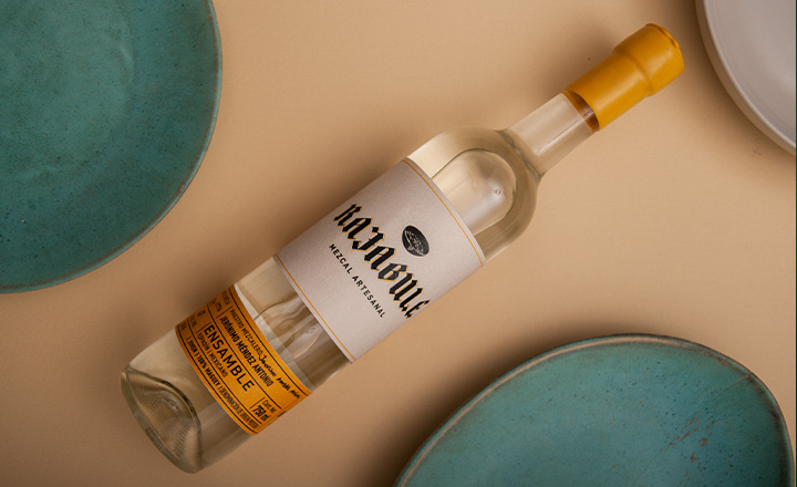 Rajabule-mezcal-artesanal-sustentable-ensamble-espadin-mexicano-escena1 Horizonte Sustentable - Espadín | Mexicano 2016 Rajabule mezcal artesanal sustentable ensamble espadin mexicano escena1