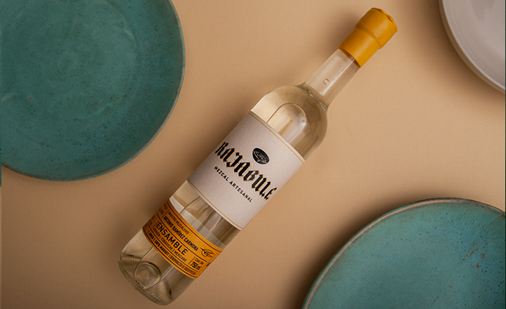 Rajabule-mezcal-artesanal-sustentable-ensamble-tobasiche-espadin-mexicano-escena2 Horizonte Sustentable - Espadín | Tobasiche | Mexicano 2016 Rajabule mezcal artesanal sustentable ensamble tobasiche espadin mexicano escena2