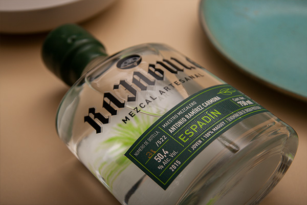 Rajabule-mezcal-artesanal-sustentable-espadin-escena2 Horizonte Sustentable - Espadín 2016 Rajabule mezcal artesanal sustentable espadin escena2