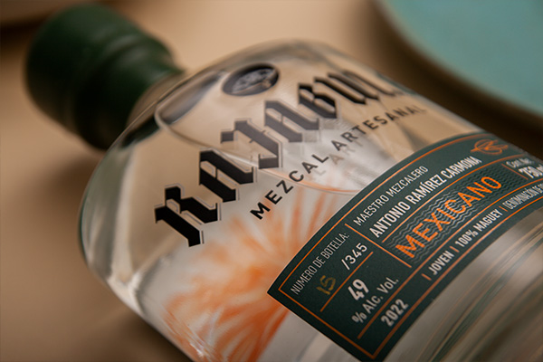 Rajabule-mezcal-artesanal-sustentable-mexicano-escena2 Horizonte Sustentable - Mexicano 2022 Rajabule mezcal artesanal sustentable mexicano escena2